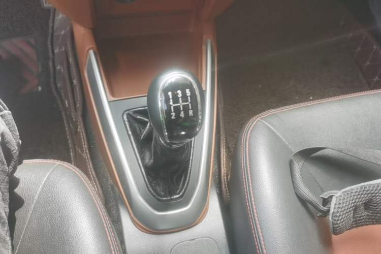 Used Geely Auto Diamond 2016 1.5L Manual Elite Edition Gear Lever