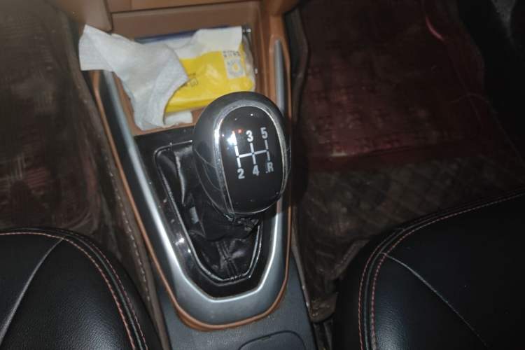 Used Geely Auto Diamond 2016 1.5L Manual Entry-Level Trim Gear Lever