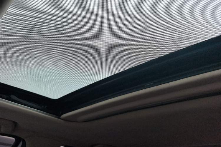 Used Geely Auto Diamond 2016 1.5L Manual Elite Edition Headliner