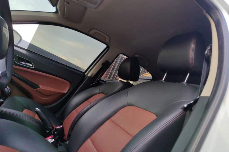 Used Geely Auto Diamond 2016 1.5L Manual Entry-Level Trim Headliner