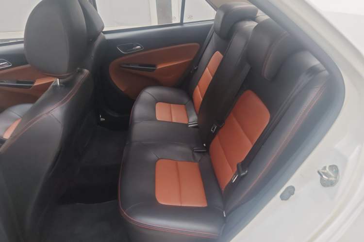 Used Geely Auto Diamond 2016 1.5L Manual Elite Edition Interior 1