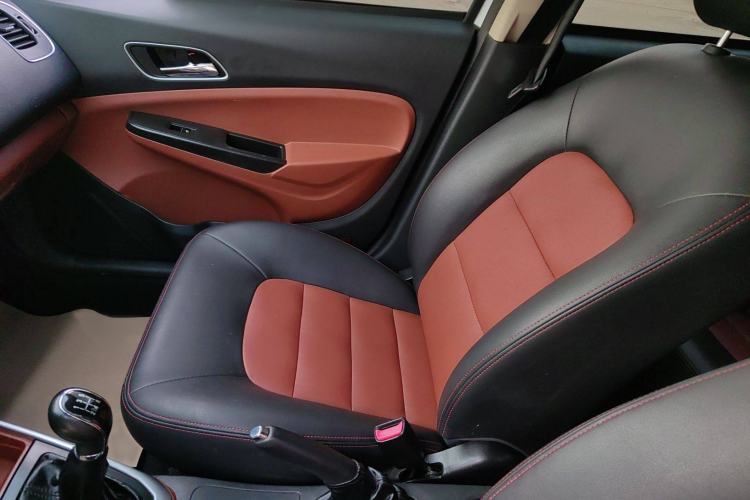 Used Geely Auto Diamond 2016 1.5L Manual Entry-Level Trim Interior 2