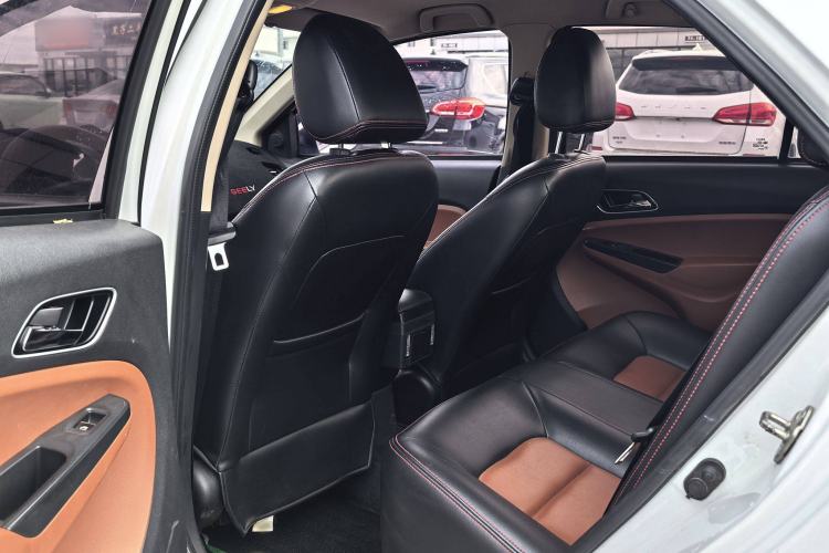 Used Geely Auto Diamond 2016 1.5L Manual Entry-Level Trim Interior 3