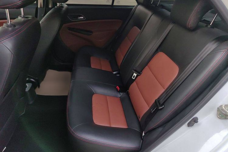 Used Geely Auto Diamond 2016 1.5L Manual Entry-Level Trim Interior 4