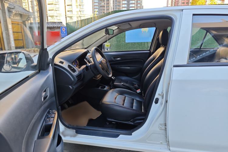 Used Geely Auto Diamond 2016 1.5L Manual Entry-Level Trim Interior 5