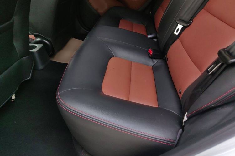 Used Geely Auto Diamond 2016 1.5L Manual Entry-Level Trim Interior 5