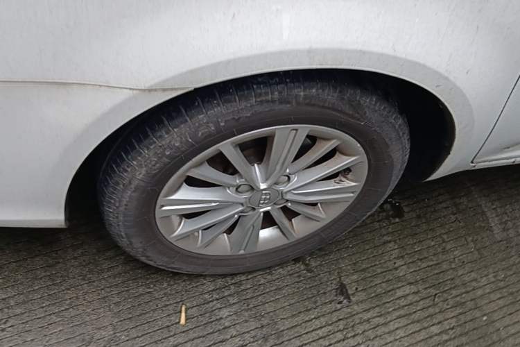 Used Geely Auto Diamond 2016 1.5L Manual Elite Edition Left Front Wheel Hub