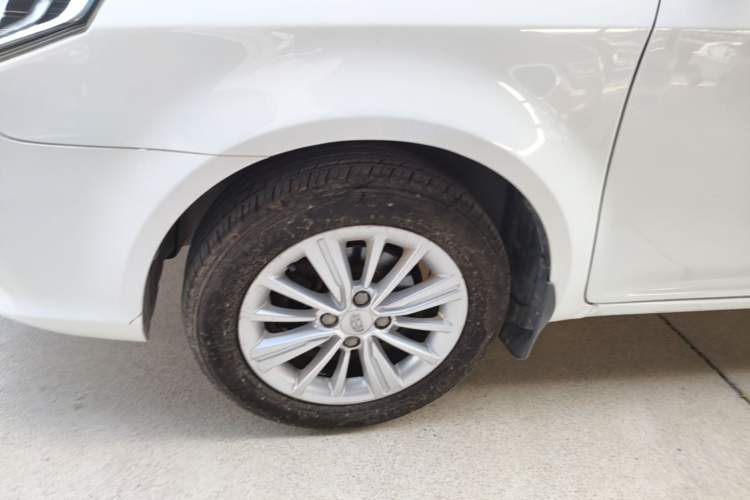 Used Geely Auto Diamond 2016 1.5L Manual Elite Edition Left Front Wheel Hub