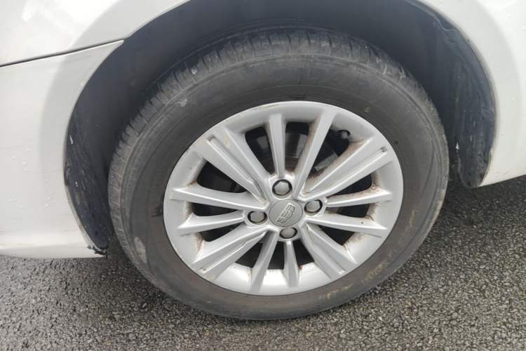 Used Geely Auto Diamond 2016 1.5L Manual Elite Edition Left Front Wheel Hub