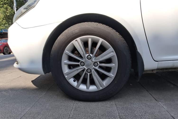 Used Geely Auto Diamond 2016 1.5L Manual Elite Edition Left Front Wheel Hub