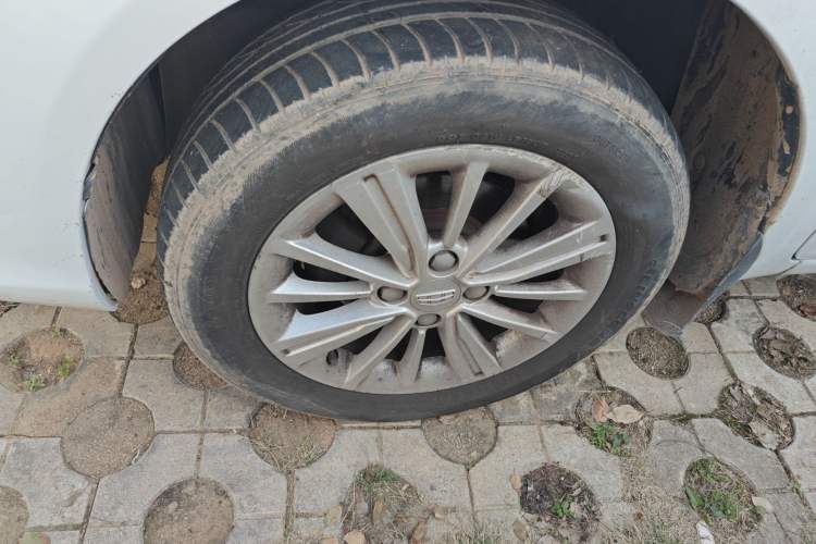 Used Geely Auto Diamond 2016 1.5L Manual Elite Edition Left Front Wheel Hub
