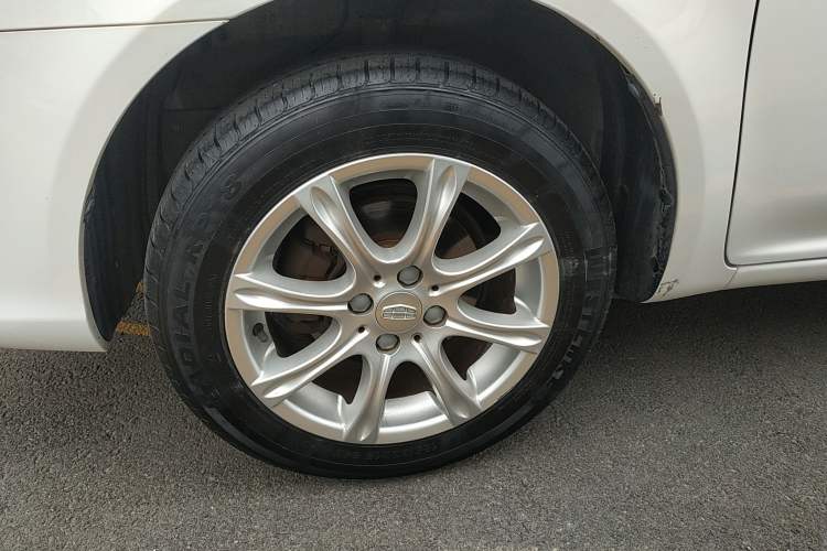 Used Geely Auto Diamond 2016 1.5L Manual Entry-Level Model China IV Standard Left Front Wheel Hub