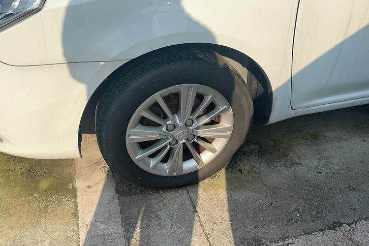 Used Geely Auto Diamond 2016 1.5L Manual Elite Edition Left Front Wheel Hub