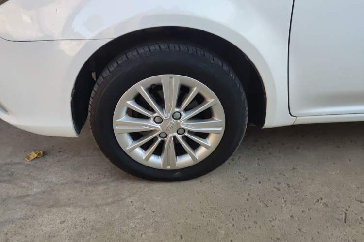 Used Geely Auto Diamond 2016 1.5L Manual Elite Edition Left Front Wheel Hub