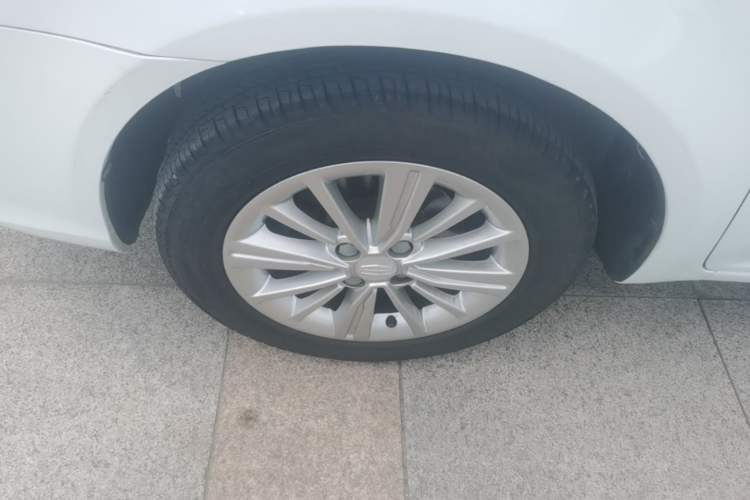 Used Geely Auto Diamond 2016 1.5L Manual Elite Edition Left Front Wheel Hub