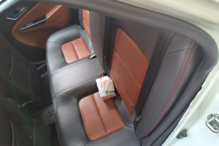 Used Geely Auto Diamond 2016 1.5L Manual Elite Version China IV Standard Left Rear Seat