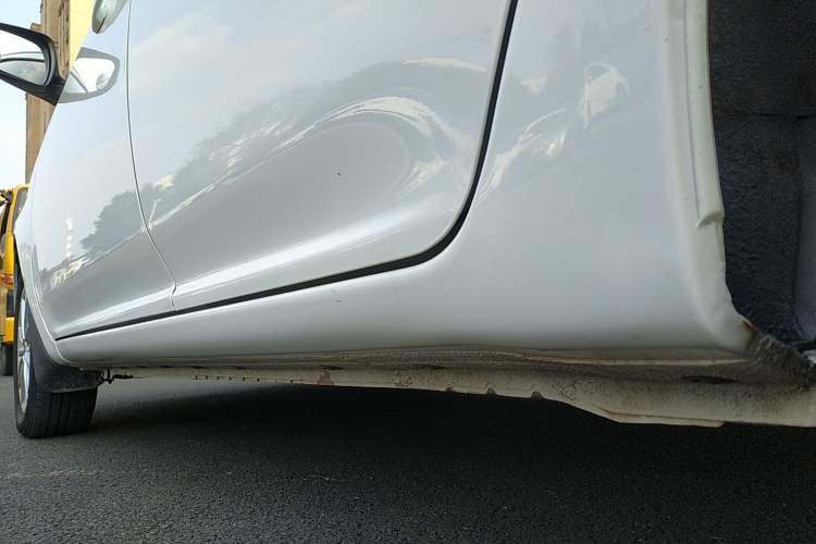 Used Geely Auto Diamond 2016 1.5L Manual Elite Edition Left Side Sill