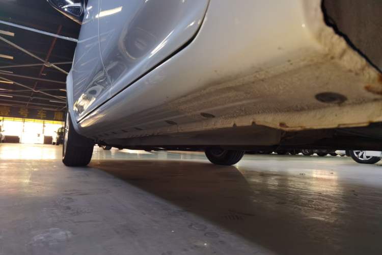 Used Geely Auto Diamond 2016 1.5L Manual Entry-Level Trim Left Side Sill