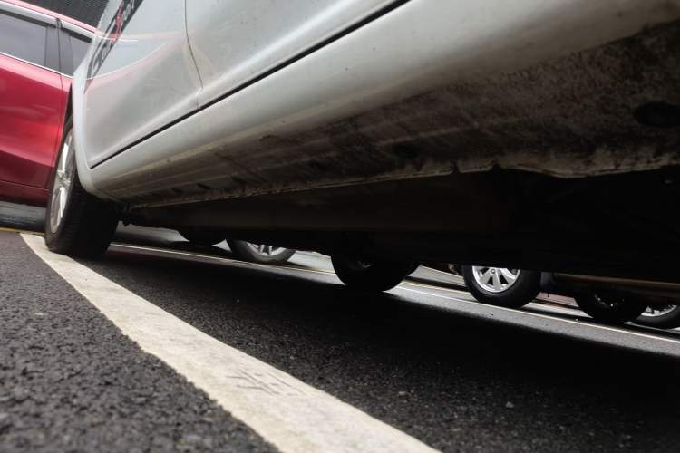 Used Geely Auto Diamond 2016 1.5L Manual Elite Edition Left Side Sill