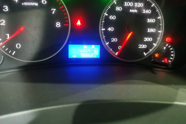 Used Geely Auto Diamond 2016 1.5L Manual Entry-Level Trim Odometer Close Up