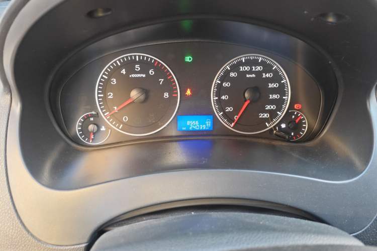 Used Geely Auto Diamond 2016 1.5L Manual Elite Edition Odometer Close Up