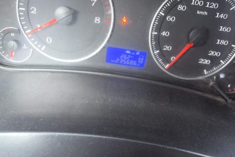 Used Geely Auto Diamond 2016 1.5L Manual Entry-Level Trim Odometer Close Up