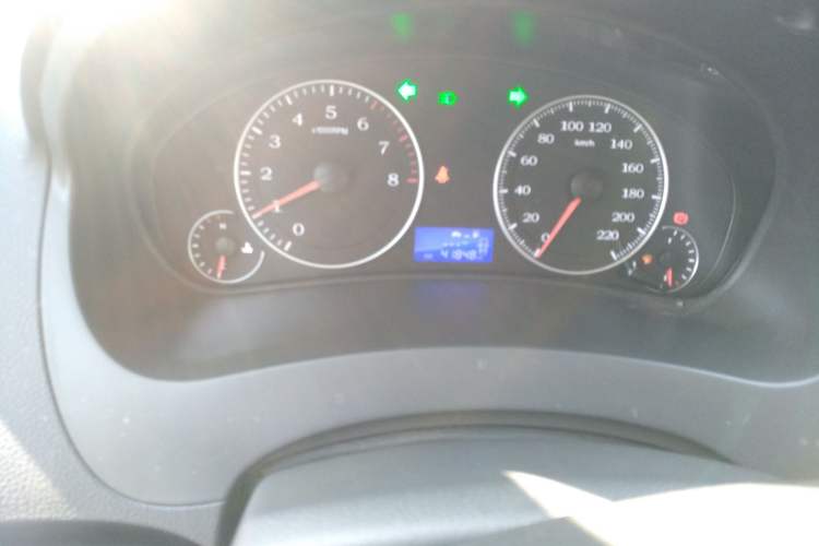 Used Geely Auto Diamond 2016 1.5L Manual Elite Edition Odometer Close Up