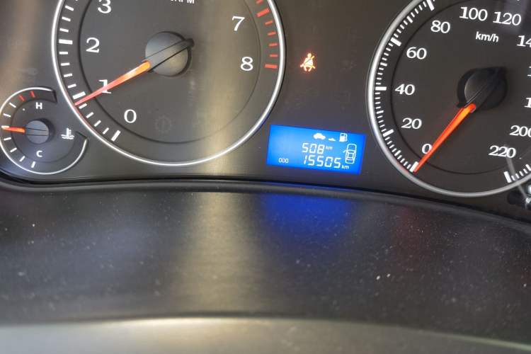 Used Geely Auto Diamond 2016 1.5L Manual Entry-Level Trim Odometer Close Up