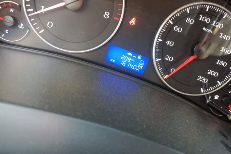 Used Geely Auto Diamond 2016 1.5L Manual Elite Edition Odometer Close Up