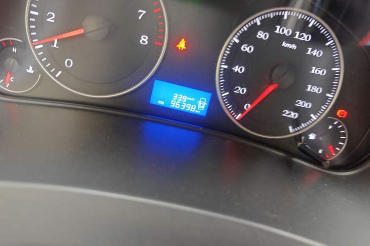 Used Geely Auto Diamond 2016 1.5L Manual Elite Edition Odometer Close Up