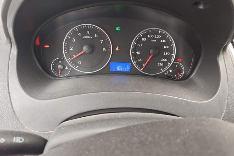 Used Geely Auto Diamond 2016 1.5L Manual Elite Edition Odometer Close Up