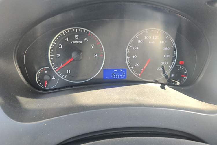 Used Geely Auto Diamond 2016 1.5L Manual Entry-Level Model China IV Standard Odometer Close Up