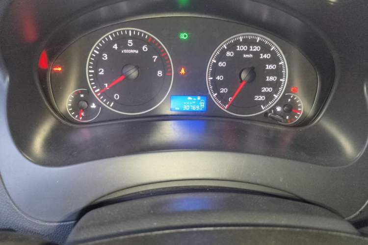 Used Geely Auto Diamond 2016 1.5L Manual Elite Edition Odometer Close Up