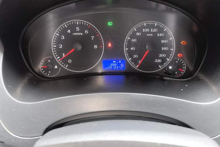 Used Geely Auto Diamond 2016 1.5L Manual Elite Edition Odometer Close Up