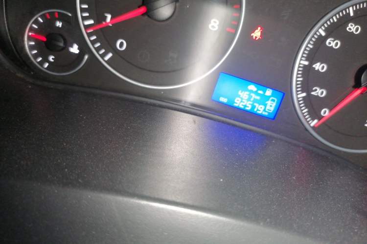 Used Geely Auto Diamond 2016 1.5L Manual Elite Edition Odometer Close Up