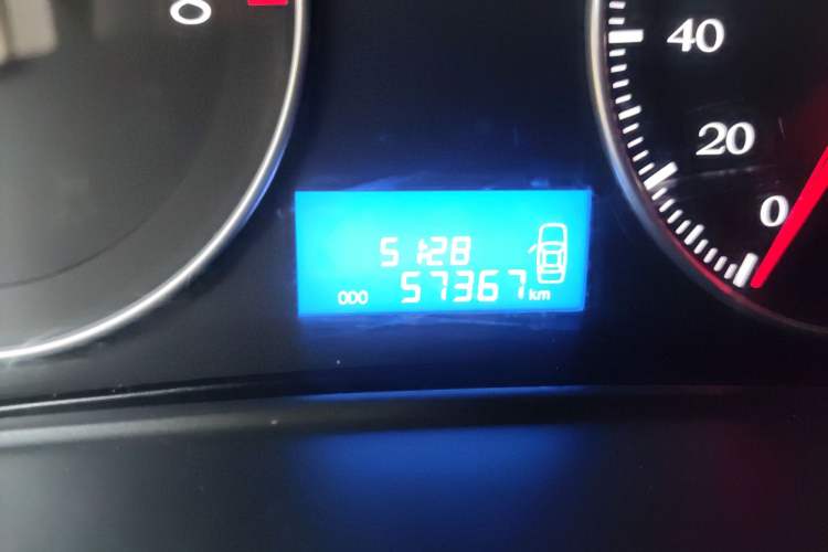 Used Geely Auto Diamond 2016 1.5L Manual Elite Edition Odometer Close Up