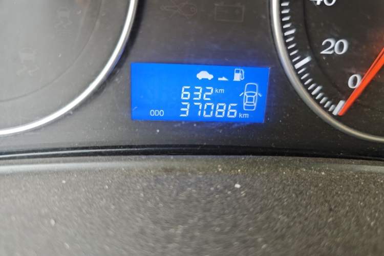 Used Geely Auto Diamond 2016 1.5L Manual Entry-Level Trim Odometer Close Up