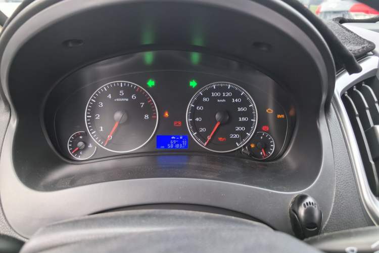 Used Geely Auto Diamond 2016 1.5L Manual Entry-Level Trim Odometer Close Up