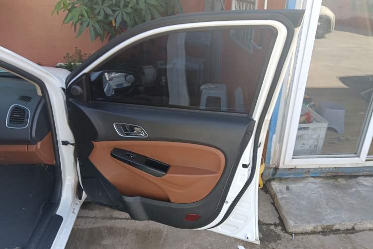 Used Geely Auto Diamond 2016 1.5L Manual Elite Edition Right Front Door Interior