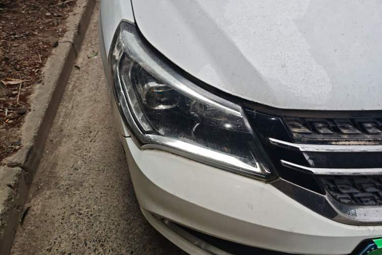 Used Geely Auto Diamond 2016 1.5L Manual Elite Edition Right Front Headlight