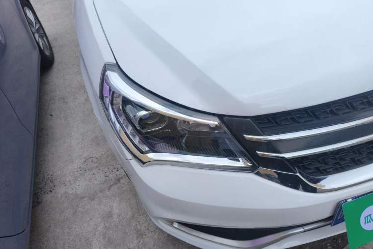 Used Geely Auto Diamond 2016 1.5L Manual Elite Edition Right Front Headlight