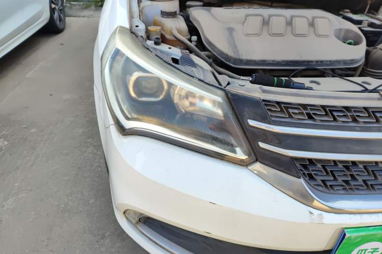Used Geely Auto Diamond 2016 1.5L Manual Elite Version China IV Standard Right Front Headlight