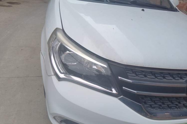 Used Geely Auto Diamond 2016 1.5L Manual Elite Version China IV Standard Right Front Headlight