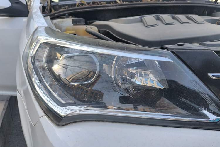 Used Geely Auto Diamond 2016 1.5L Manual Entry-Level Model China IV Standard Right Front Headlight