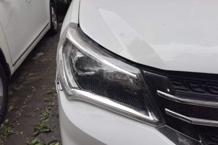 Used Geely Auto Diamond 2016 1.5L Manual Elite Edition Right Front Headlight
