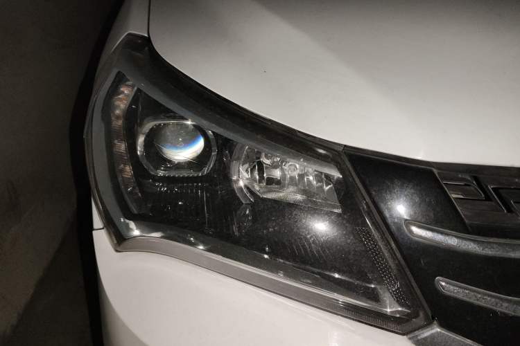 Used Geely Auto Diamond 2016 1.5L Manual Elite Edition Right Front Headlight