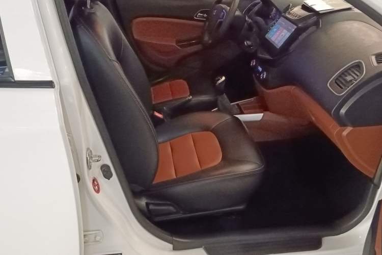 Used Geely Auto Diamond 2016 1.5L Manual Elite Version China IV Standard Right Front Seat