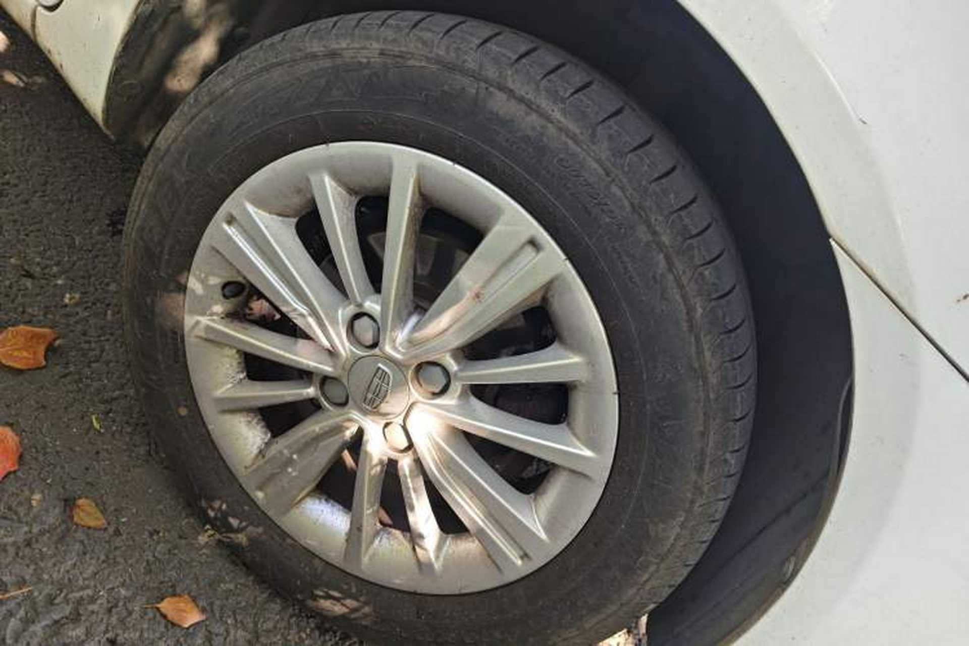 Used Geely Auto Diamond 2016 1.5L Manual Elite Edition Right Front Wheel Hub