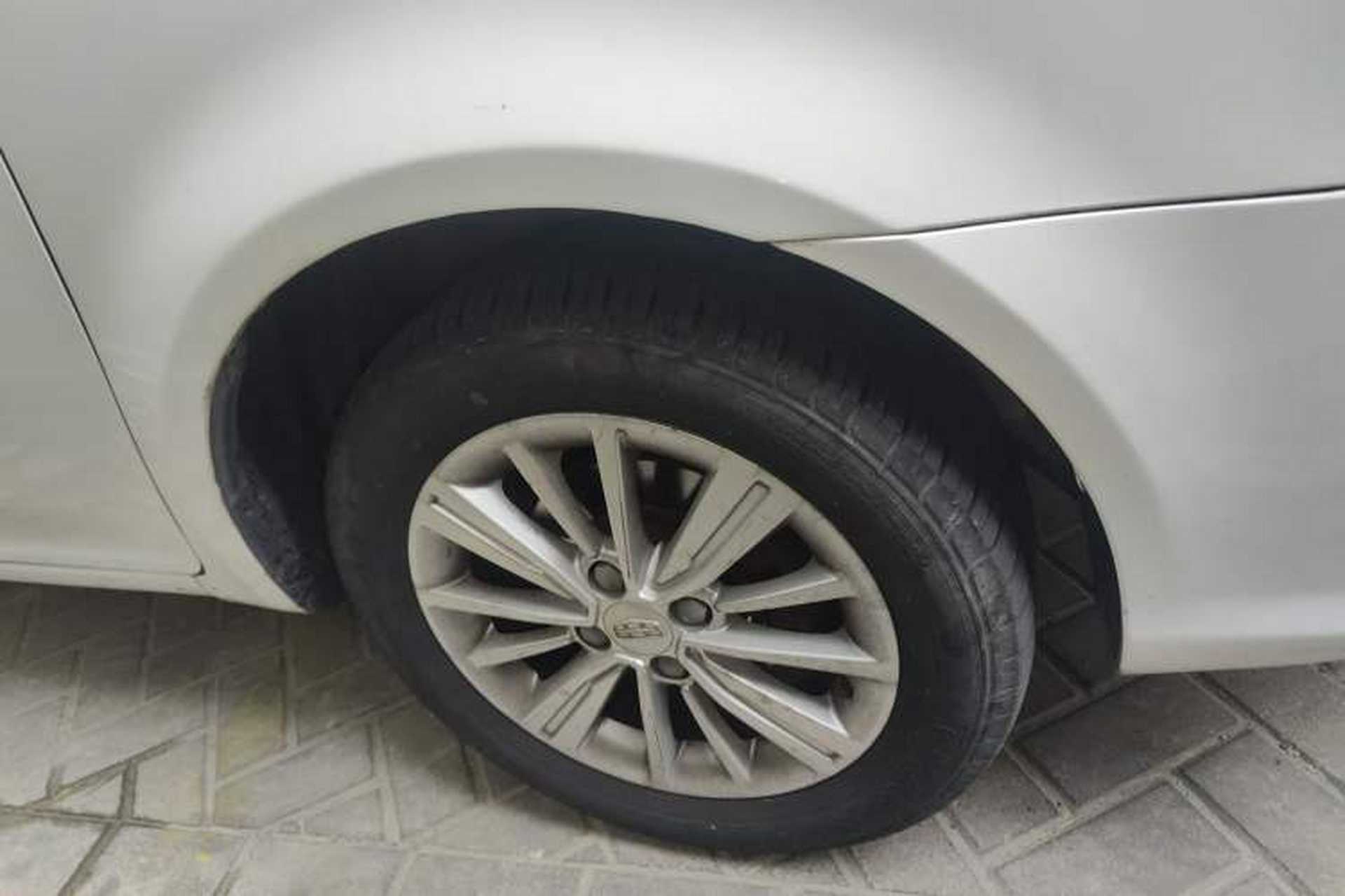 Used Geely Auto Diamond 2016 1.5L Automatic Luxury Version Right Front Wheel Hub