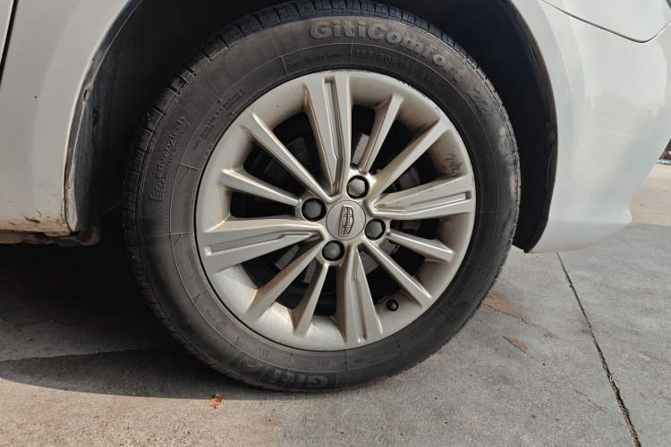 Used Geely Auto Diamond 2016 1.5L Manual Elite Edition Right Front Wheel Hub
